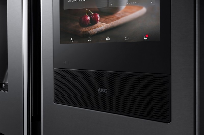 Samsung Electronics Debuts Next Generation of Family Hub Refrigerator at CES 2018